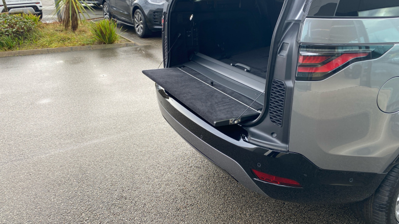 Land Rover Discovery 3.0 D350 Dynamic SE 5dr Auto Diesel Station Wagon